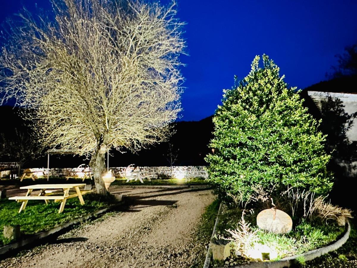 Hl Hotel De La Loire Goudet Buitenkant foto